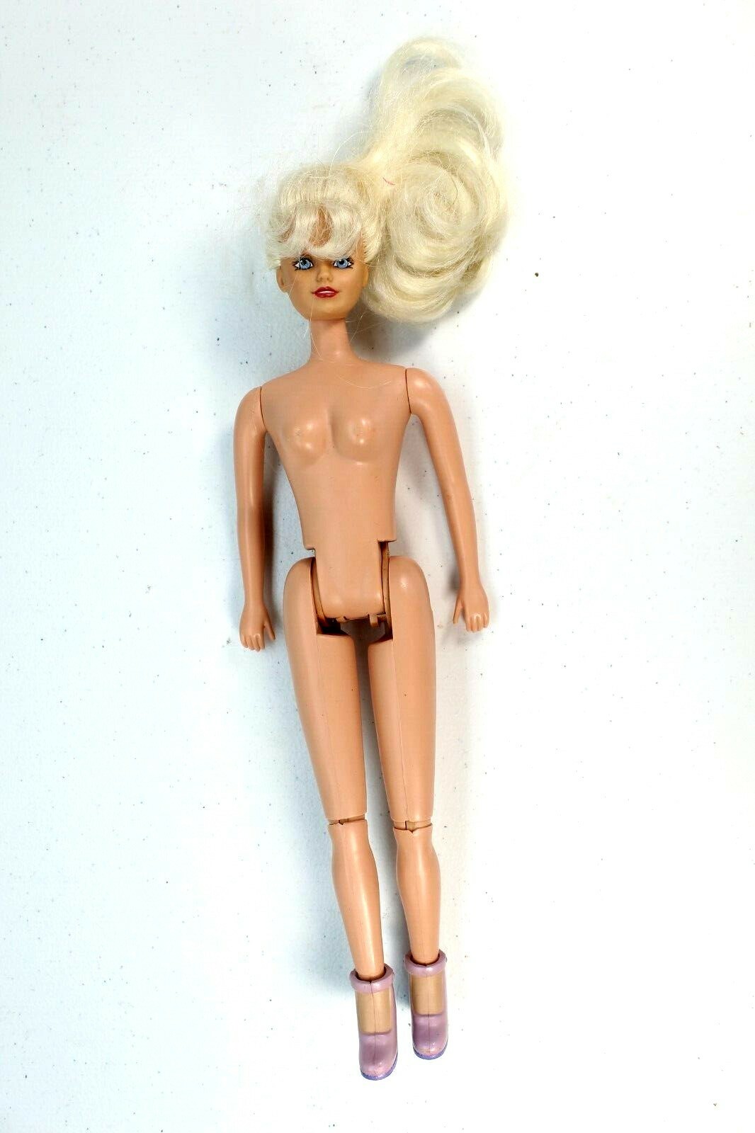 1997 Giochi Preziosi - Walking Barbie Doll - Blonde Hair         -j