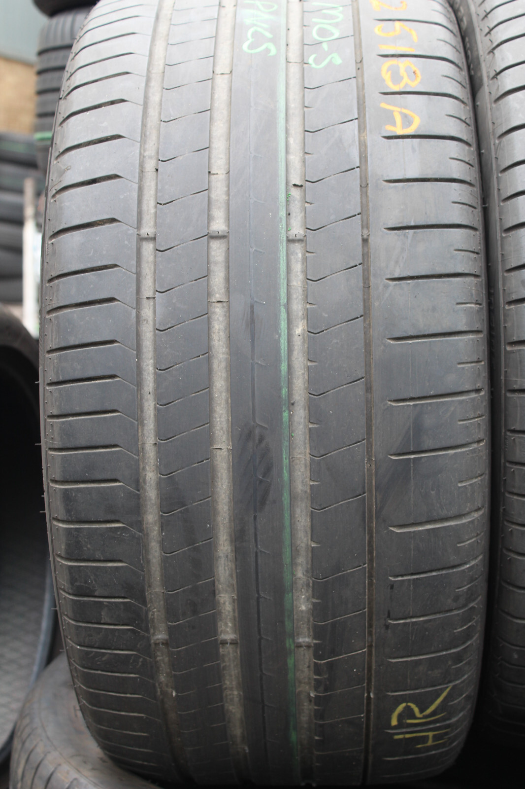 325 35 22 Pirelli, P Zero, MOS, PNCS, 110Y, x2 A Pair 5.5mm (F1_tyres) L2518