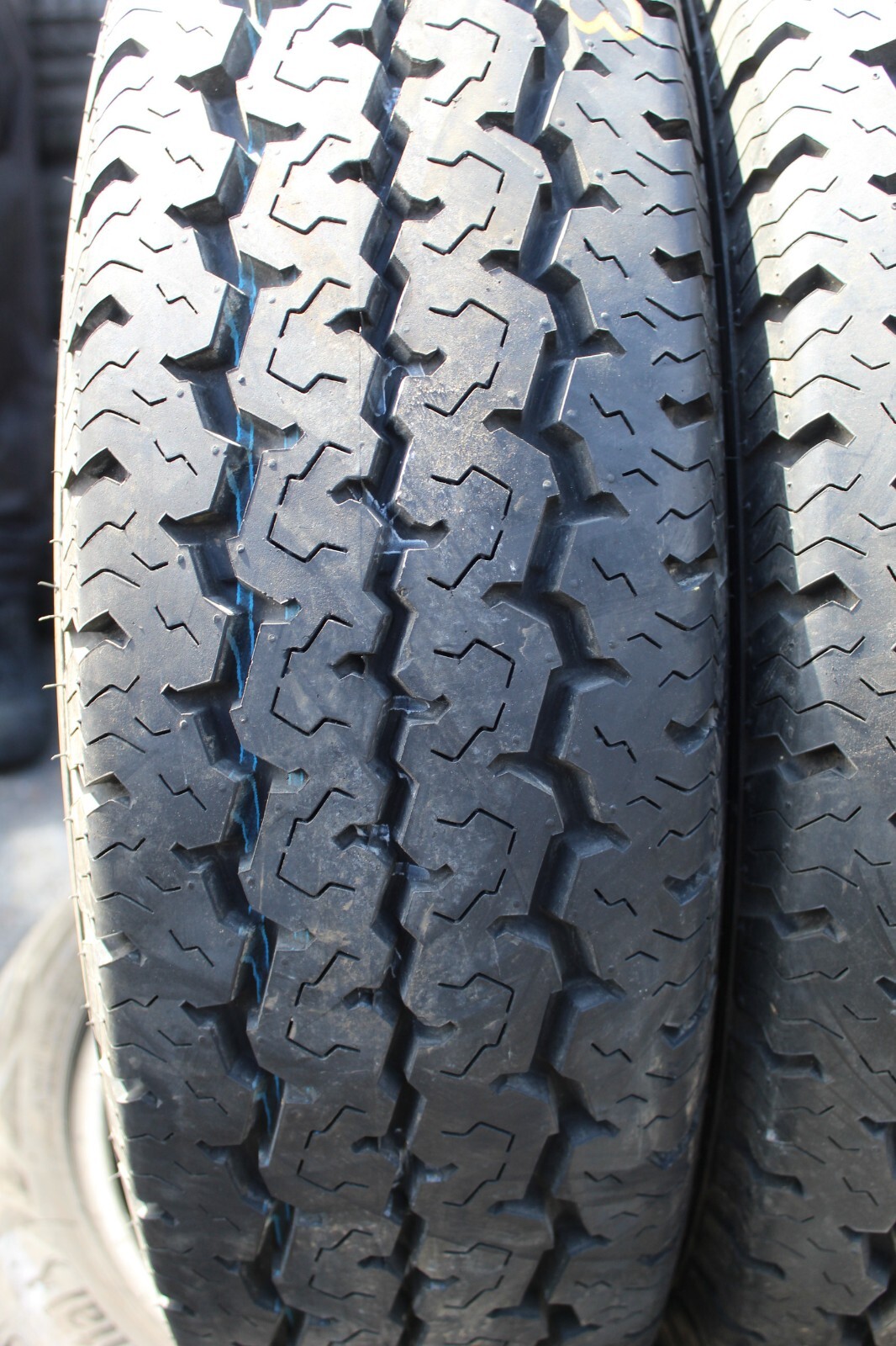 New 205 75 16c Hankook, Radial 819, 110/108P, x2 A Pair (F1_tyres) FOD L1089