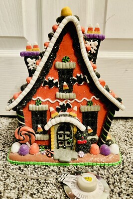 Halloween 9  Gingerbread Haunted House Cat Light Up Decoration Candy Corn Lane