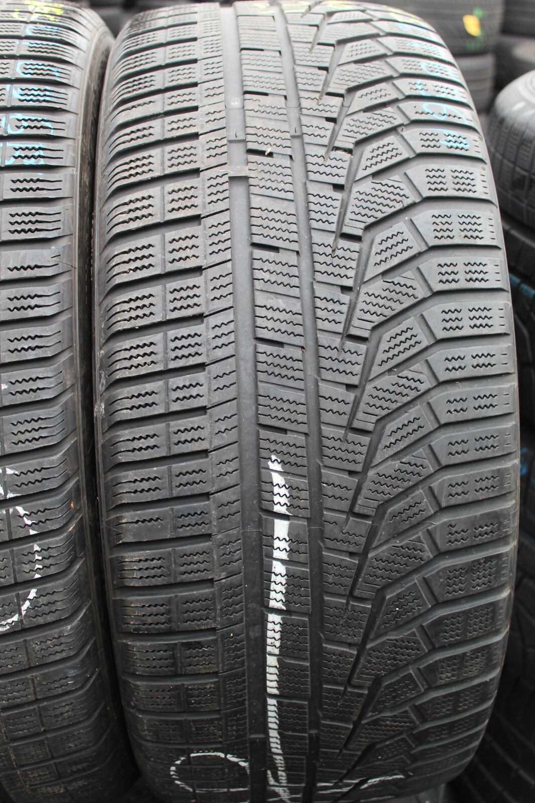 265 40 21 Hankook, Winter, XL, M+S, 105V, x2 A Pair 6.0mm (F1_tyres) L1636