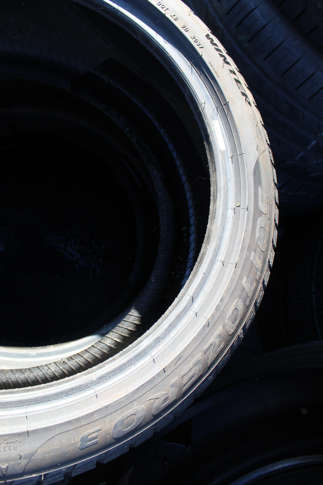245 40 18 Pirelli, Winter, AO, XL, M+S, 97V, x2 A Pair 6.5mm (F1_tyres) L3022