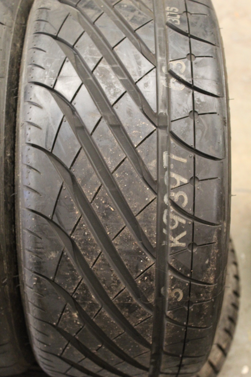 New 215 40 17 Yokohama, Parada Spec-2, 87W, x1 Single Tyre (F1_tyres) FOD X125