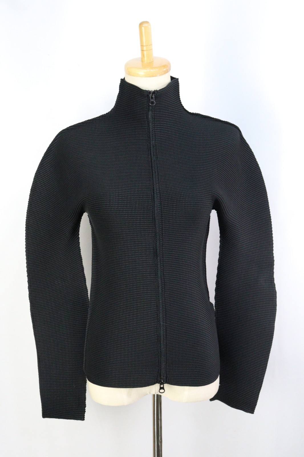 ISSEY MIYAKE me Black Zip Front Pleats Jacket 184 9193 | eBay