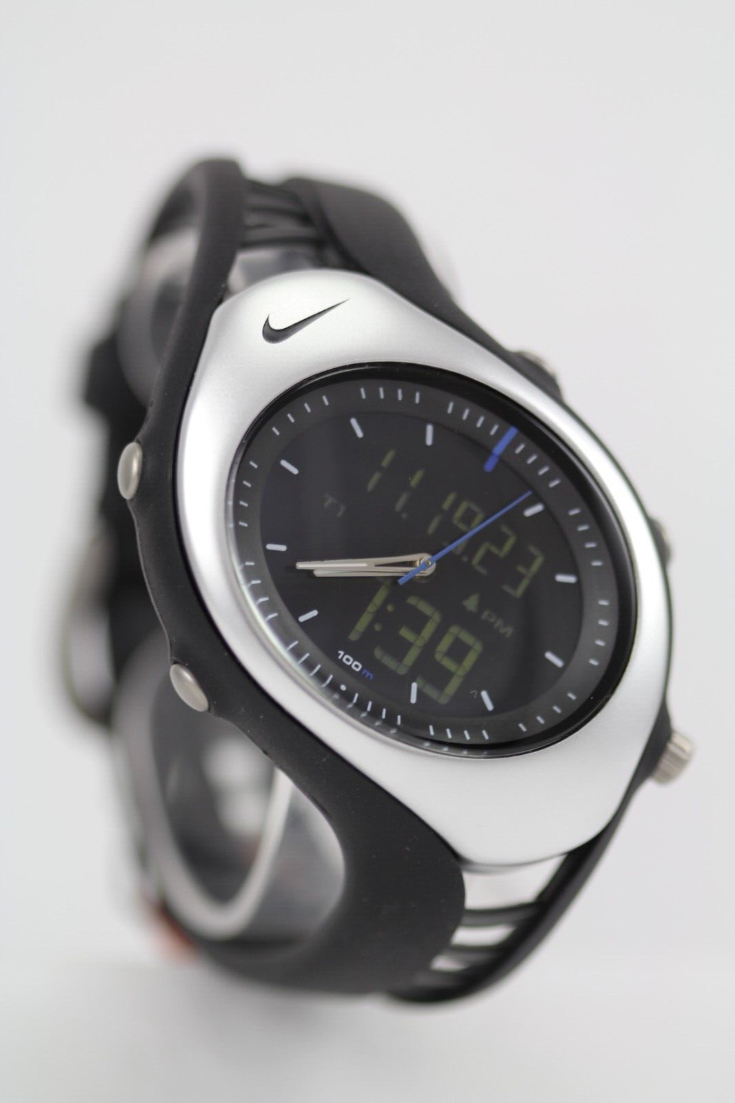 NIKE TRIAX SMOOTH NIKE TIMINGナイキ トリアックス
