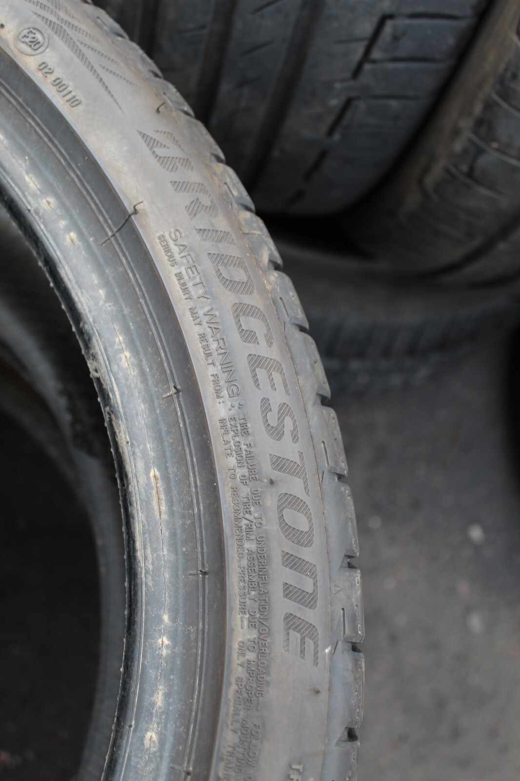 235 40 19 Bridgestone, Potenza, RO1, 96Y, x2 A Pair, 7.0mm (f1_tyres) FO L2867
