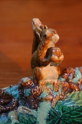 GEORGE JONES MAJOLICA SQUIRREL DISH