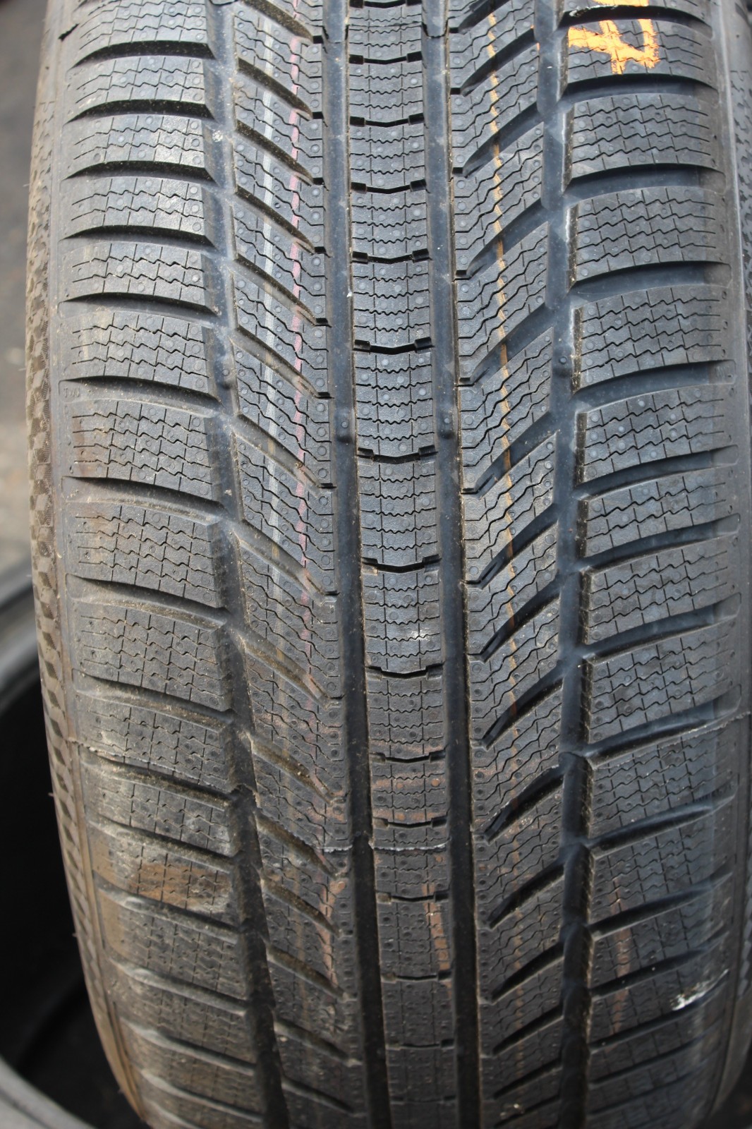 New 245 45 18 Continental, Winter, M+S, XL 100V, x1 Single Tyre (F1_tyres) L3707