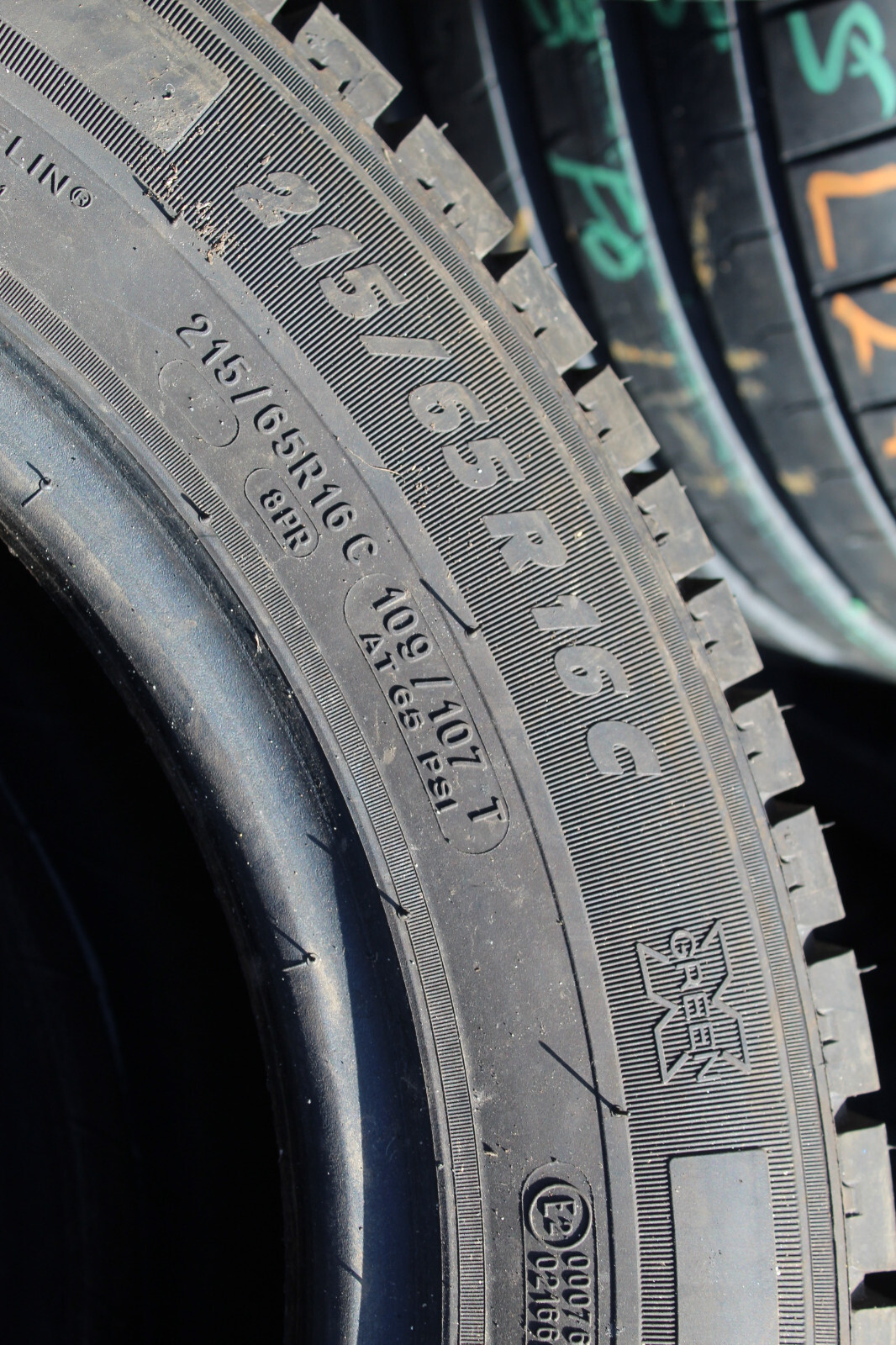 215 65 16C Michelin, Agilis, 109/107T, x1 Single 8.0mm (F1_tyres) L3065A