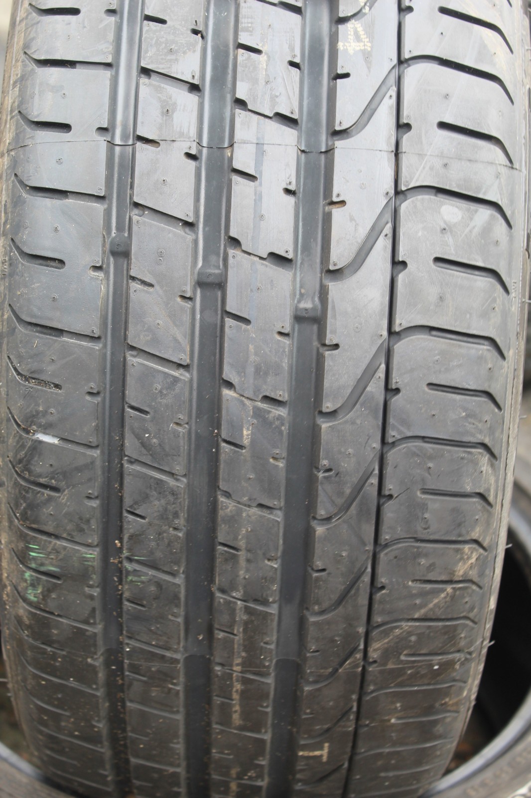 New 235 35 19 Pirelli, P Zero, N2, 87Y, x1 Single Tyre (F1_tyres) L3901