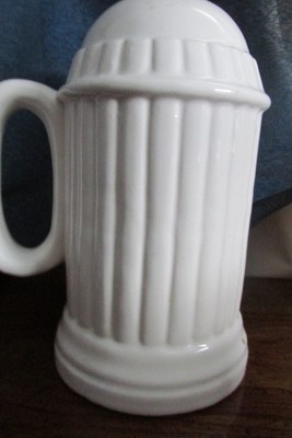 VINTAGE, LARGE KNOBLER CHEESE SHAKER