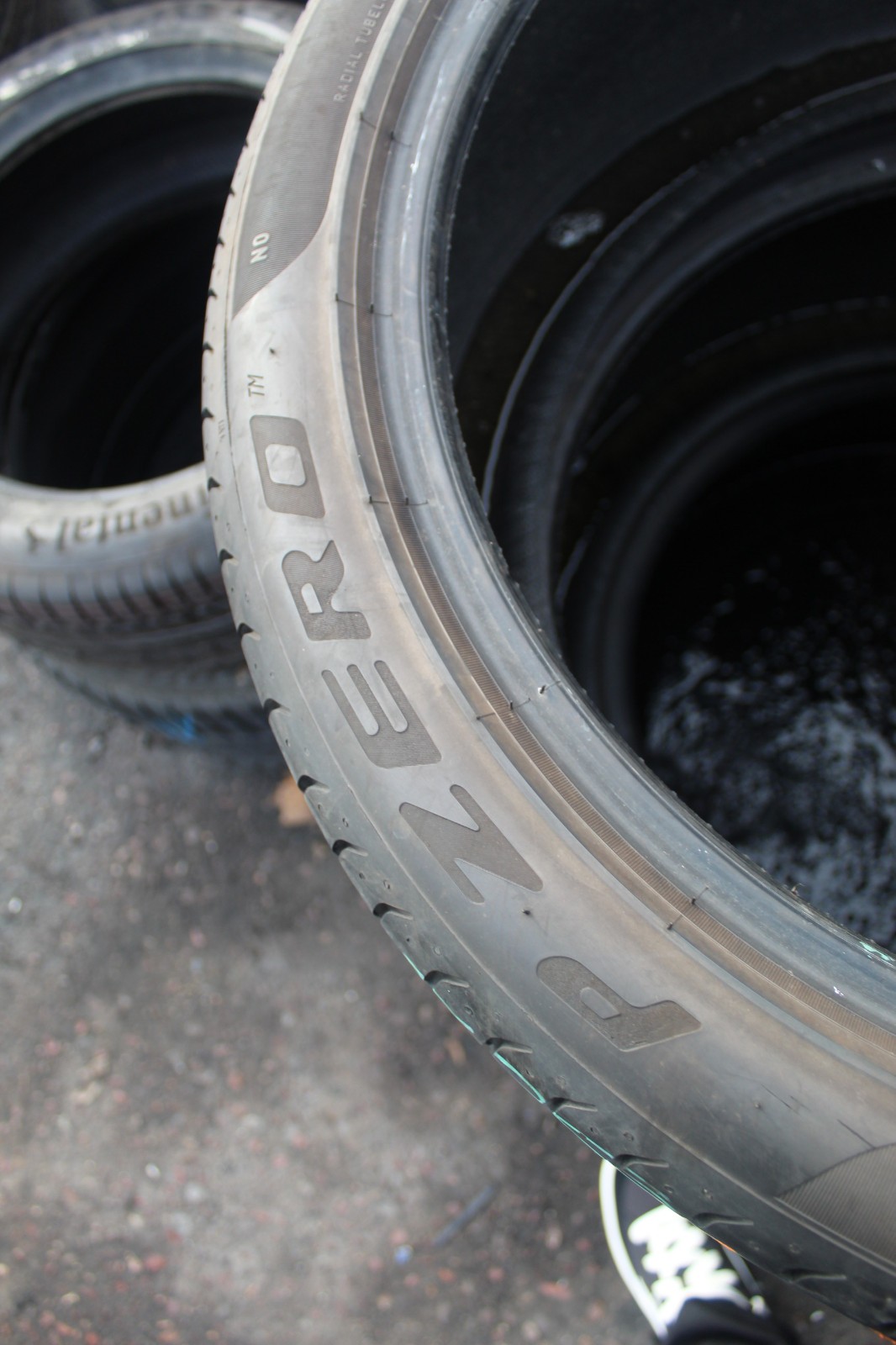 295 35 21 Pirelli, P Zero TM, 107Y, x2 A Pair 6.0mm (F1_tyres) L3864