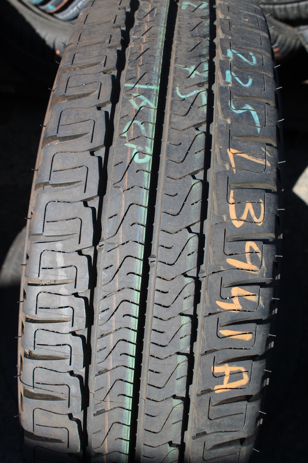 New 225 75 16CP Michelin, Agilis Camping, M+S, 116Q, x1 Tyre (F1_tyres) L3941