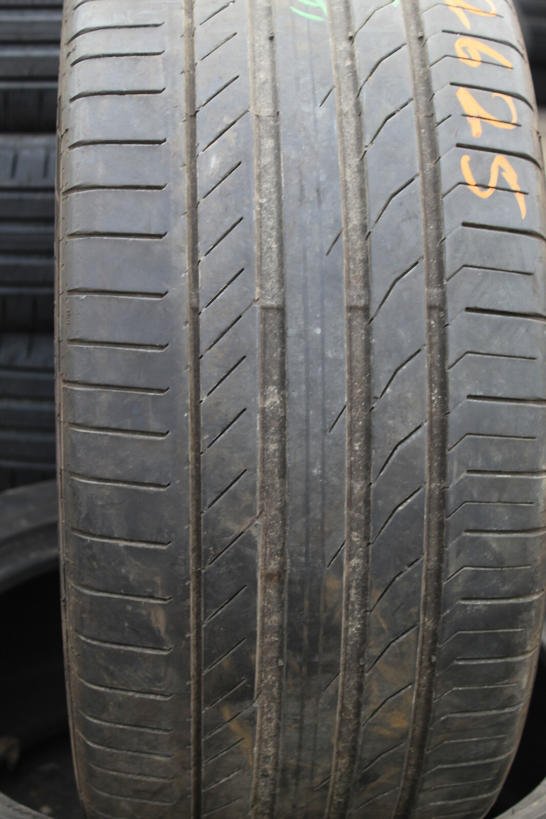 275 40 20 Continental, CSC 5, RunFlat, 106W, x1 Tyre 6.0mm (F1_tyres) L2625