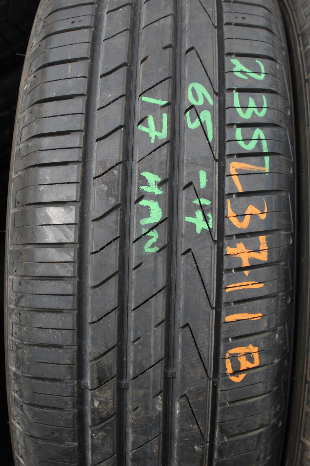 New 235 65 17 Hnakook, Ventus S1 Evo 2 SUV, 104W, x1 Tyre (F1_tyres) L3711