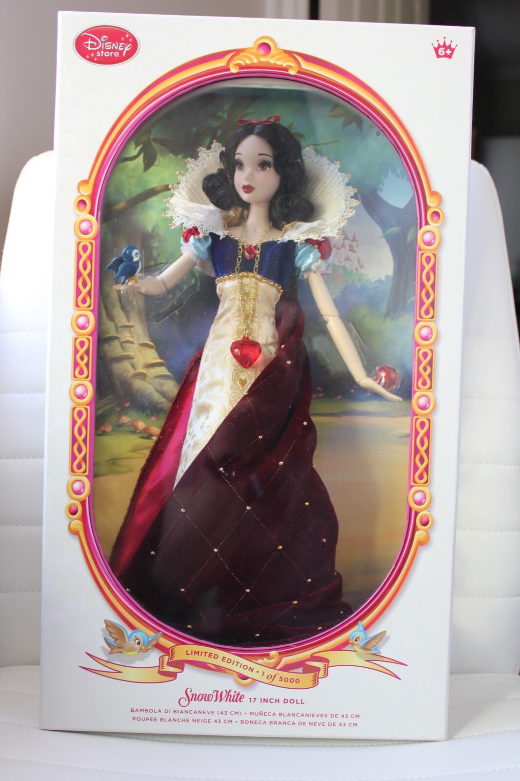 Limited Edition Disney Store Snow White 17" Doll  1  of  5000  NIB