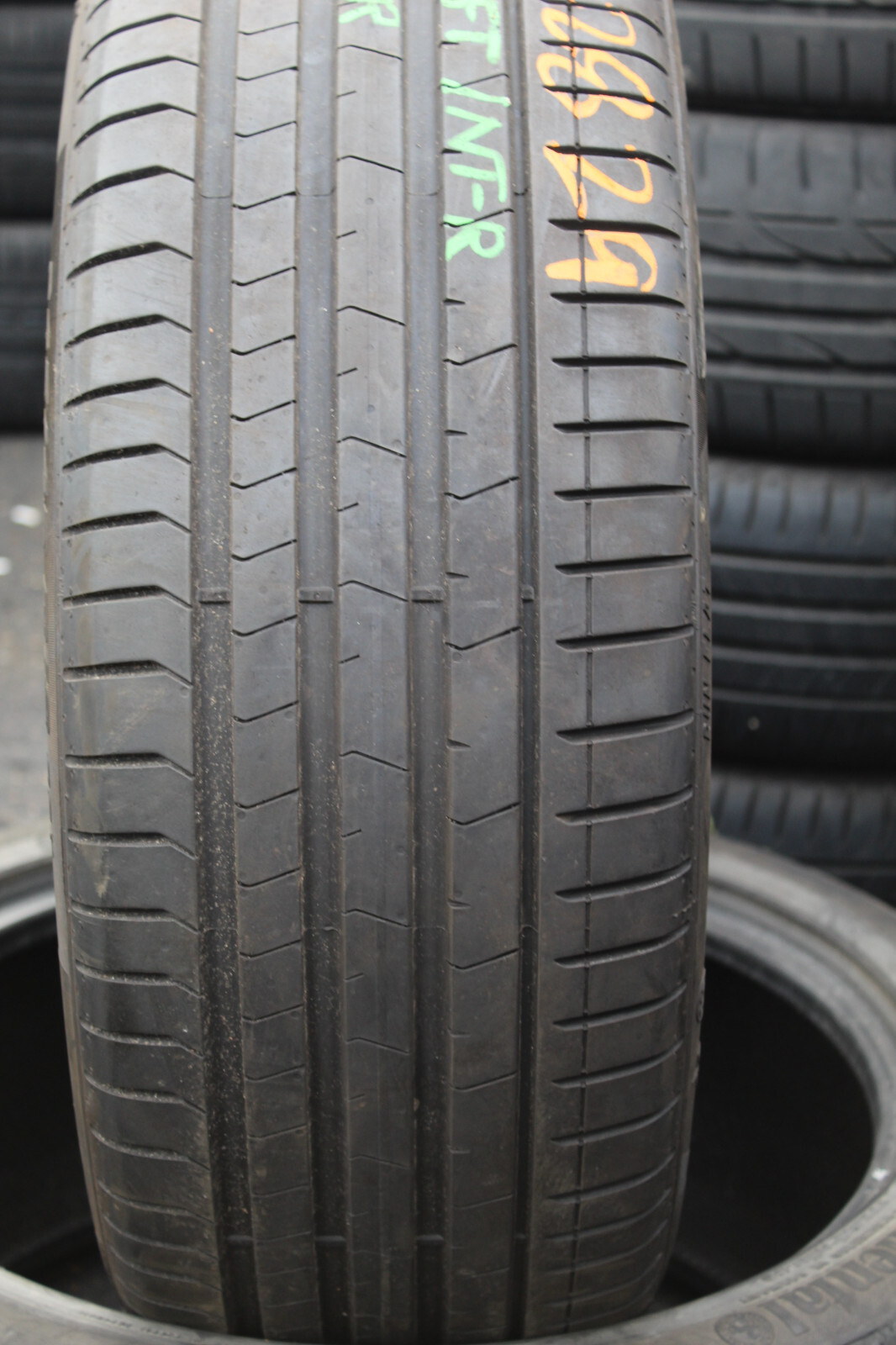 245 45 19 Pirelli, RunFlat, 98Y, x1 Single Tyre 6.8mm (F1_tyres) L2829