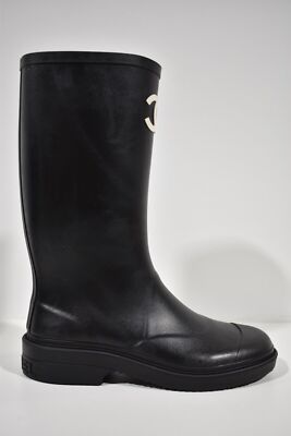 Pre-owned Chanel Rev Black White Caoutchouc Cc Logo High Pull On Rubber Rain Boots 36
