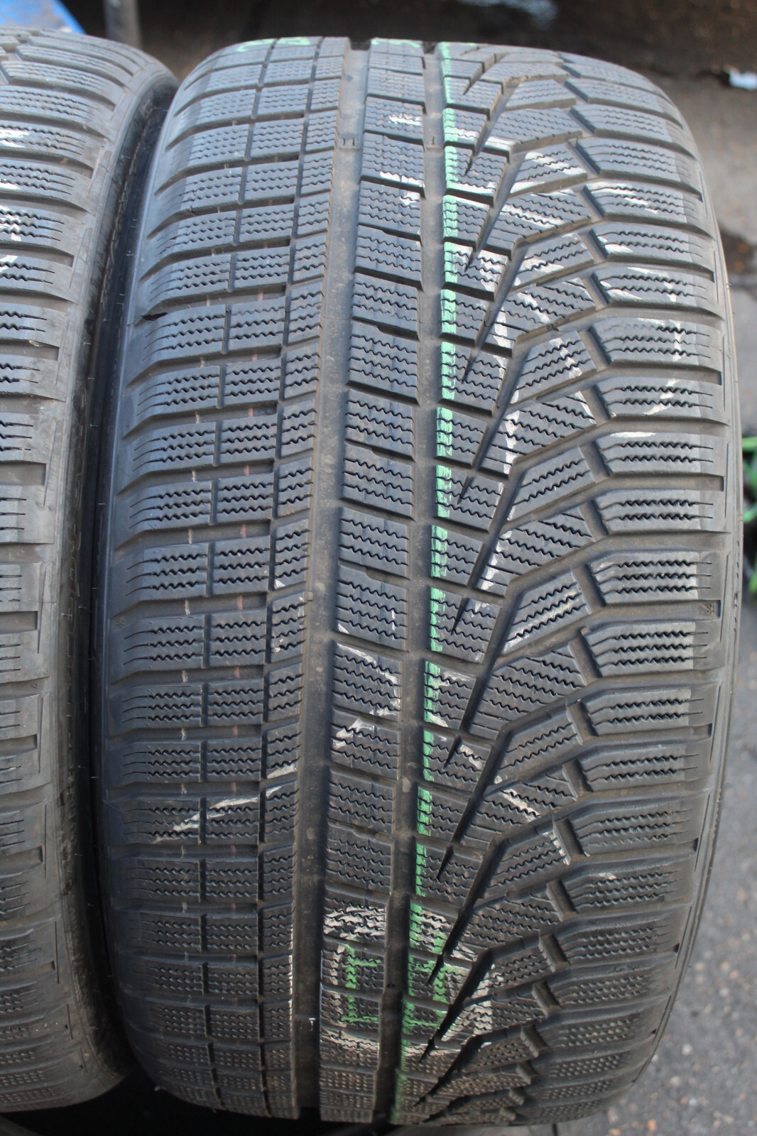 285 30 22 Hankook, Winter, AO, XL, M+S, 101W, x2 A Pair 7.2mm (F1_tyres) L3067