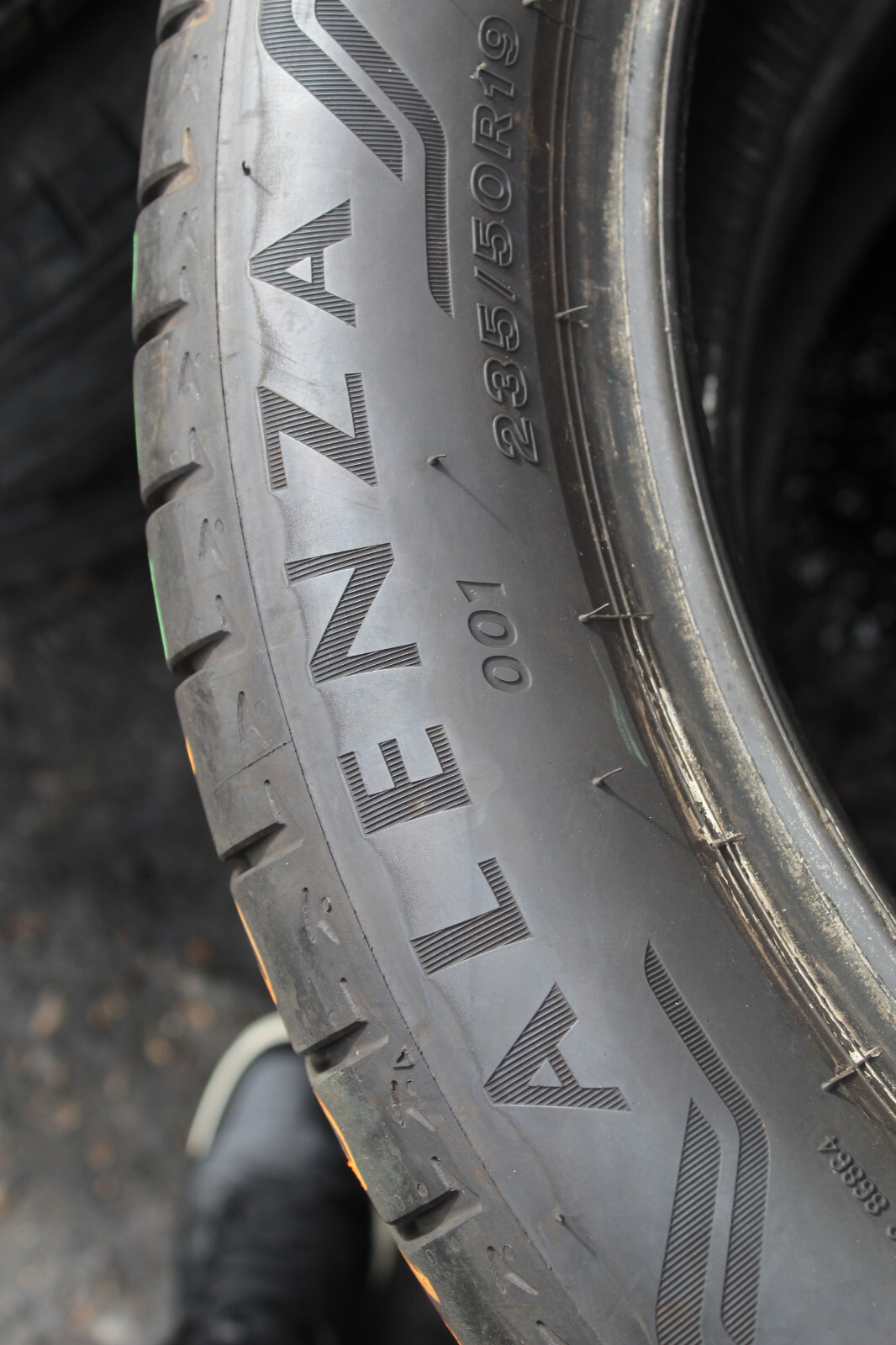 235 50 19 Bridgestone, Alenza 001, 99V, x2 A Pair 6.7mm (F1_tyres) L2948