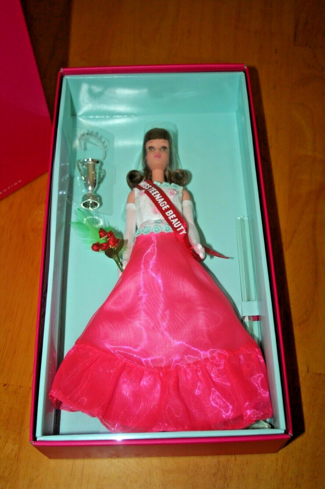 Gold Label Francie Miss Teenage Beauty Doll-50th Anniversary Gold Label Francie Miss Teenage Beauty Doll-50th Anniversary