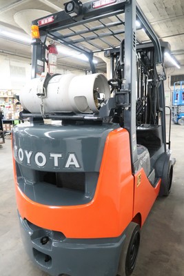 2015' Toyota 8FGCU25, 5,000# Cushion Tire Forklift, Quad Mast, 4 Way, Sideshift