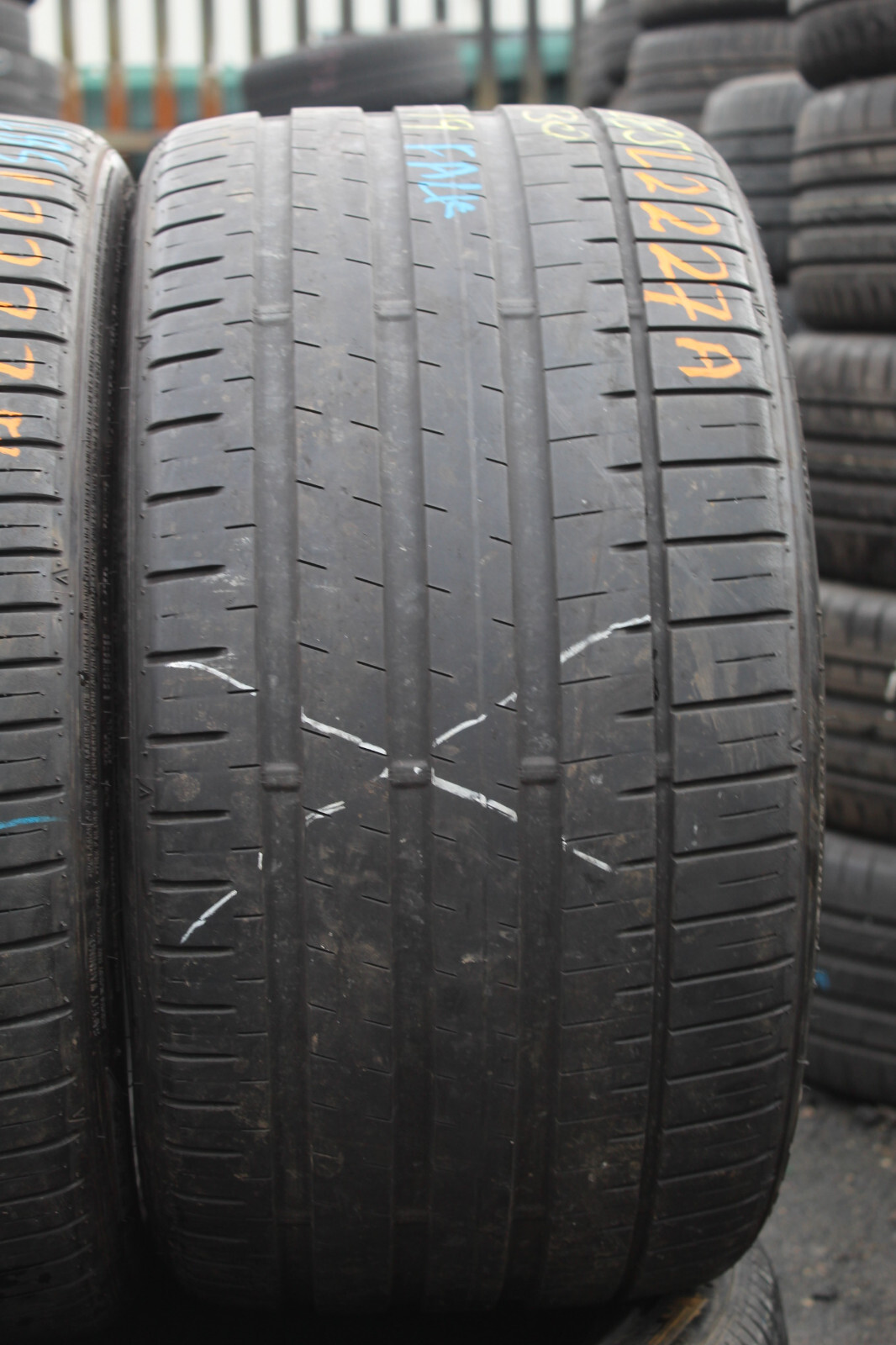 285 30 19 Falken, Azenis FK510, XL, 98Y, x2 A Pair 5.0mm (F1_tyres) L2227