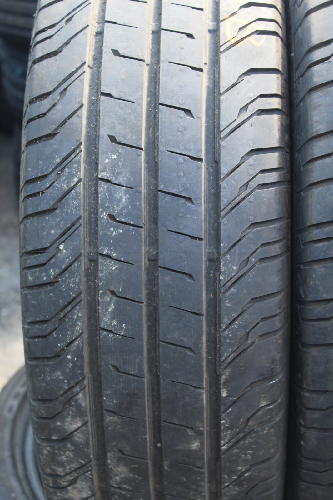 New 235 60 17C Continental, CVC 200, 117/115R, x1 Tyre (F1_tyres) L3575