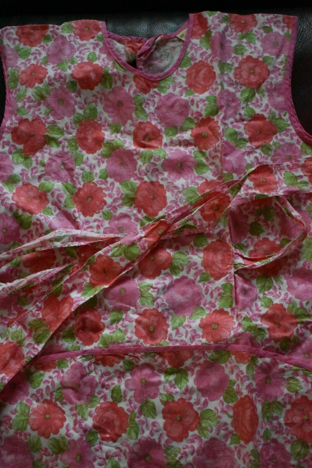VTG 40's Apron Unused Pink Roses W/ Label Cotton Roses Pockets Tie