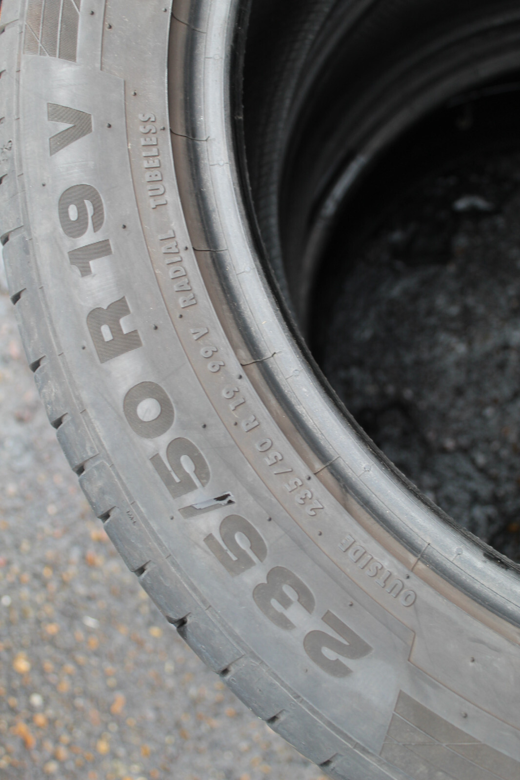 235 50 19 Continental, CSC 5, 99V, x2 A Pair 6.2mm (F1_tyres) L3391