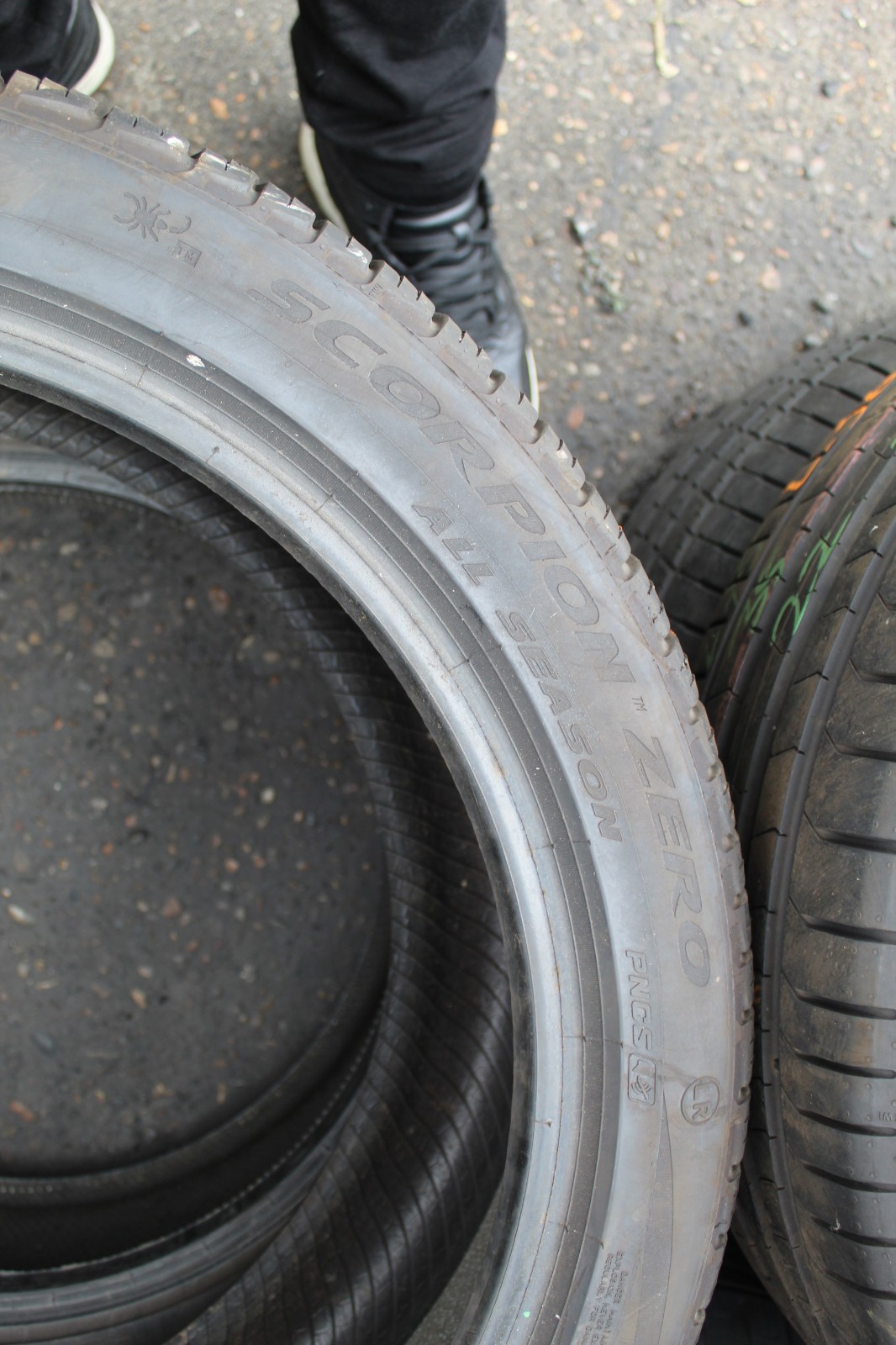 285 40 22 Pirelli, All Season, LR, 110Y, x1 Single Tyre 6.5mm (F1_tyres) L3641