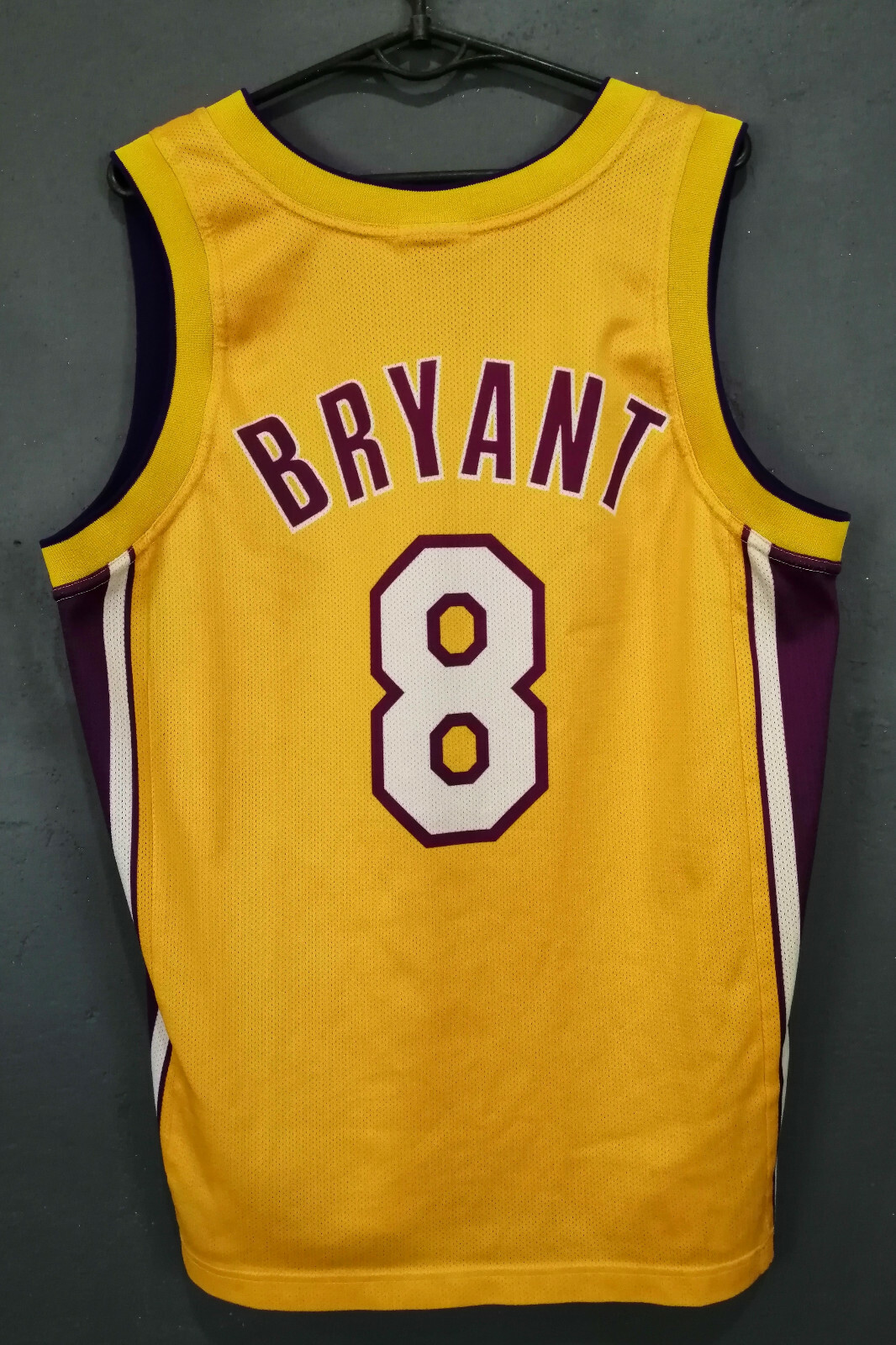 CHAMPION NBA LOS ANGELES LAKERS KOBE BRYANT #8 BASKETBALL