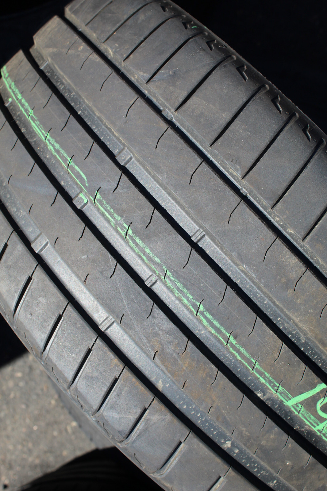 265 35 19 Bridgestone, Potenza Sport, 98Y, x1 Single Tyre 6.5mm (F1_tyres) L2708