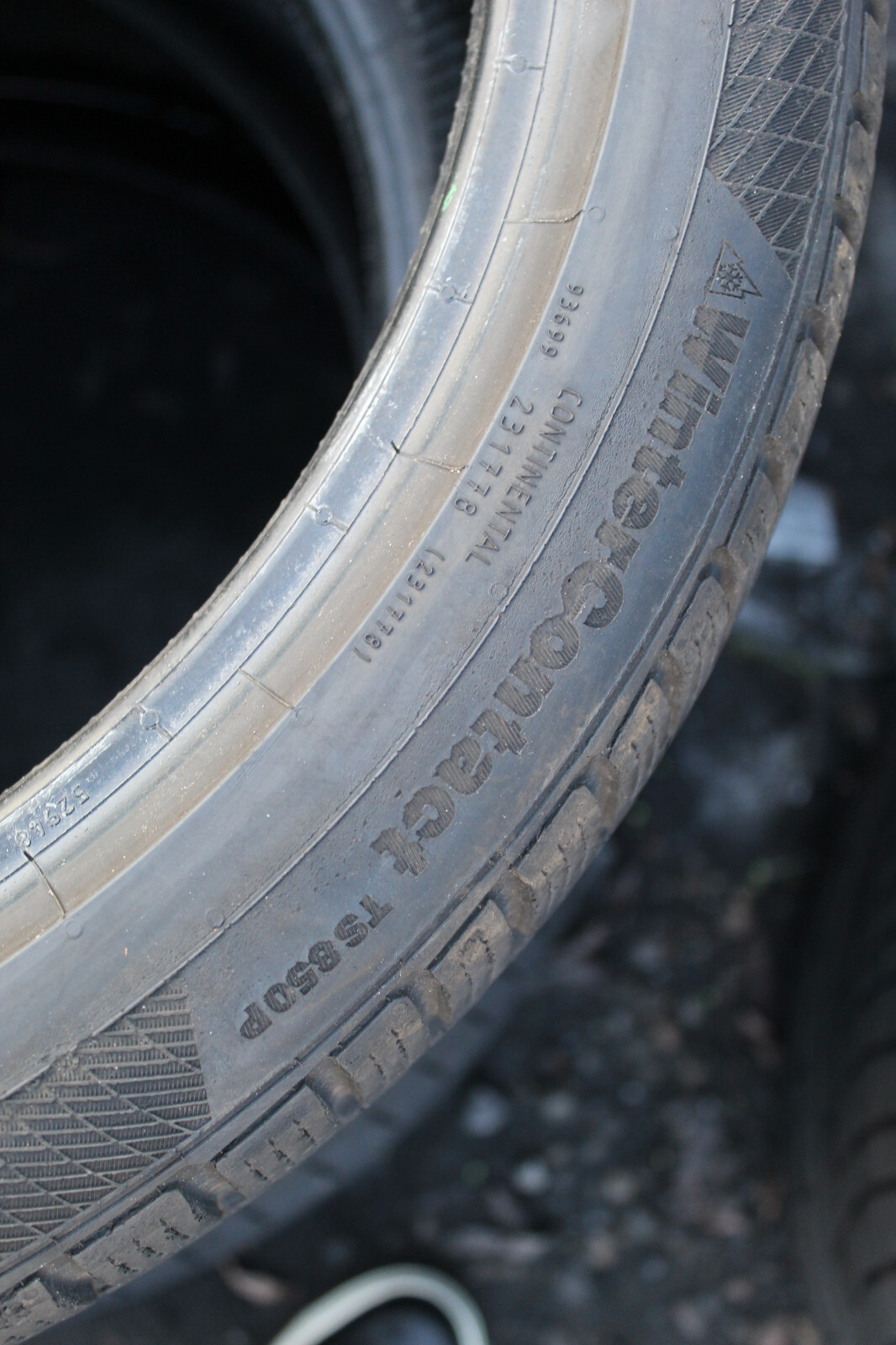 225 40 18 Continental, Winter, XL, M+S, 92V, x2 A Pair 5.5mm (F1_tyres) L3083