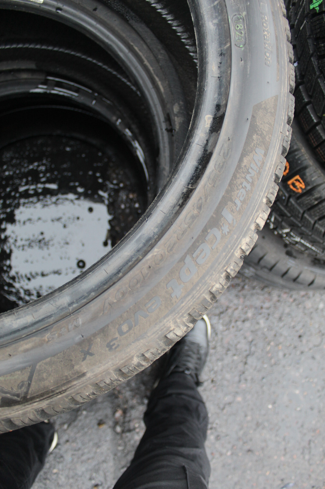 235 45 20 Hankook, Winter, M+S, 100V, x2 A Pair 7.5mm (F1_tyres) L3231