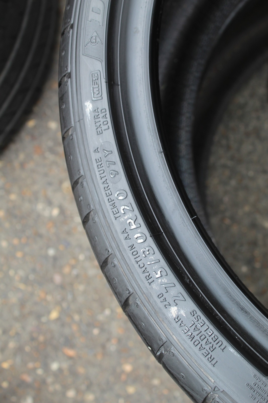 275 30 20 Dunlop, RunFlat, XL, 99Y, x2 A Pair 5.5mm (F1_tyres) L3891