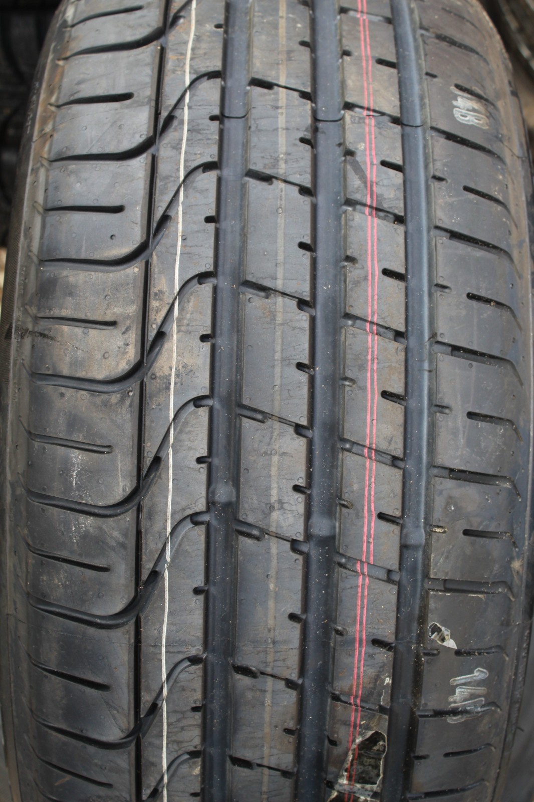 New 255 40 19 Pirelli, P Zero, AO, XL, 100Y x1 Single Tyre (F1_tyres) X74
