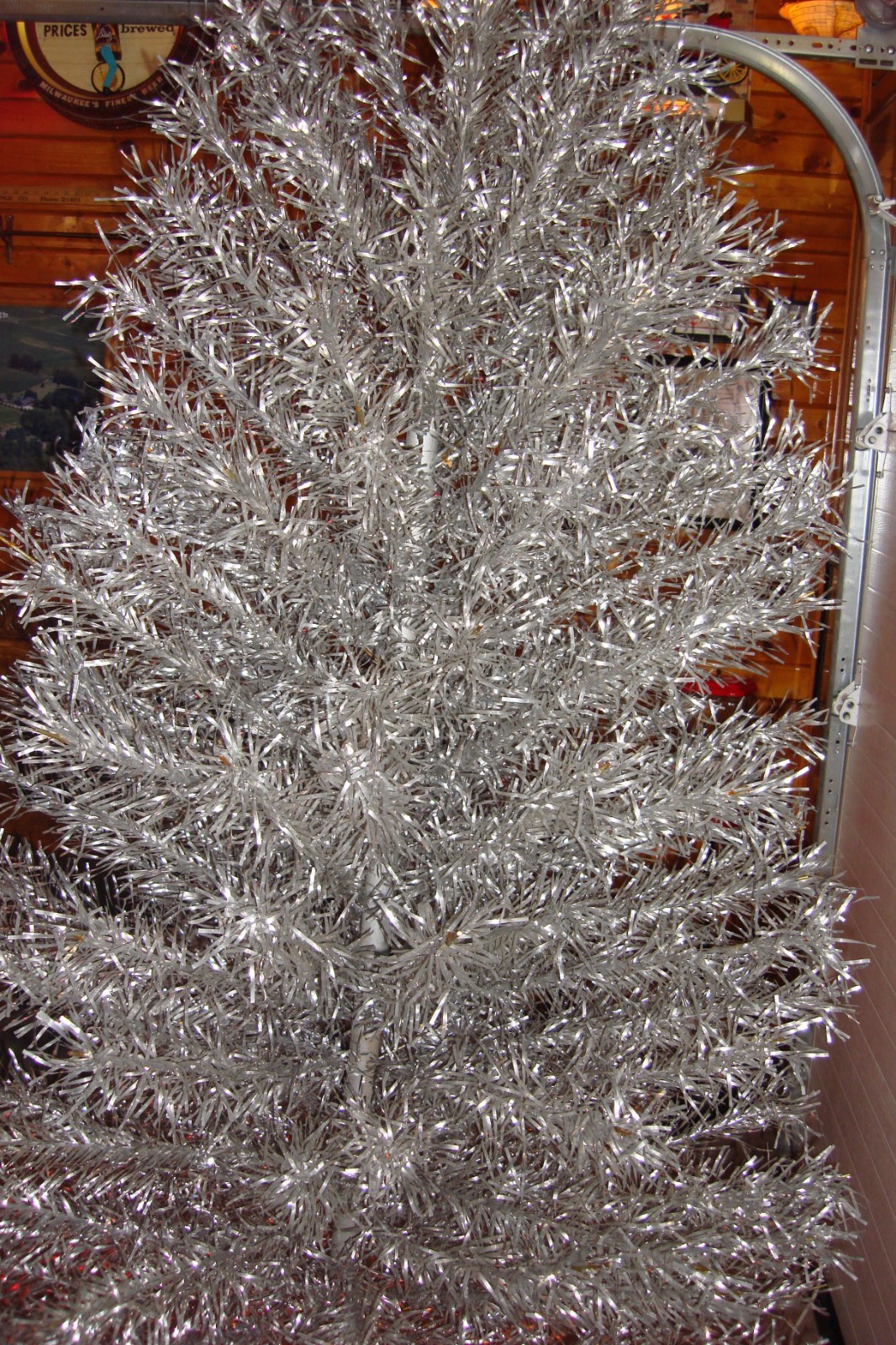 VINTAGE REVLIS STARLITE 6 1/2 ft STAINLESS SILVER CHRISTMAS  TREE-178 BRANCHES