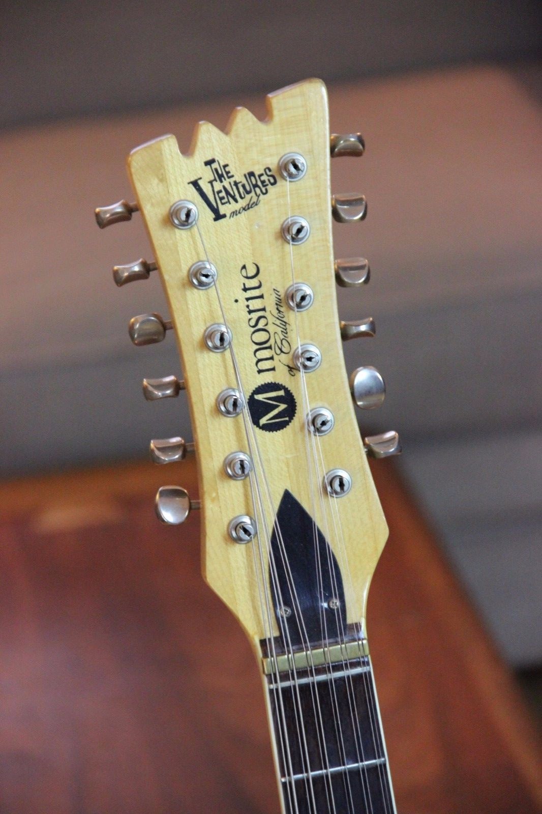 VINTAGE 1966 MOSRITE VENTURES MODEL MARK XII 12 STRING ELECTRIC GUITAR WITH CASE