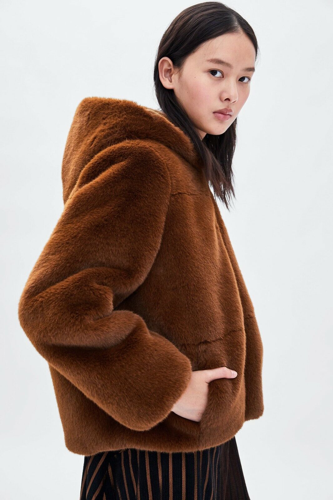 ZARA FAUX FUR JACKET WITH HOOD Chaqueta cazadora efecto pelo ZARA FAUX FUR JACKET WITH HOOD Chaqueta cazadora efecto pelo
