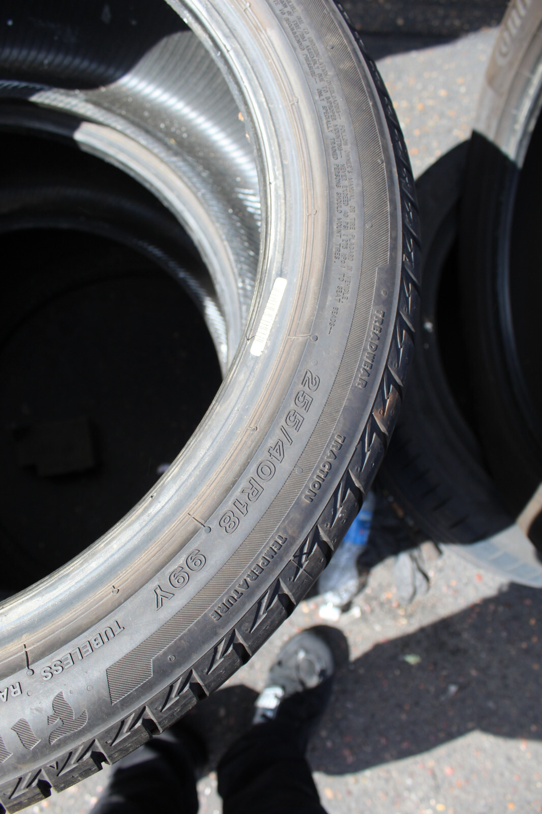 255 40 18 Firestone, Road Hawk 2, 99Y, x2 A Pair 5.2mm (F1_tyres) FO L2756