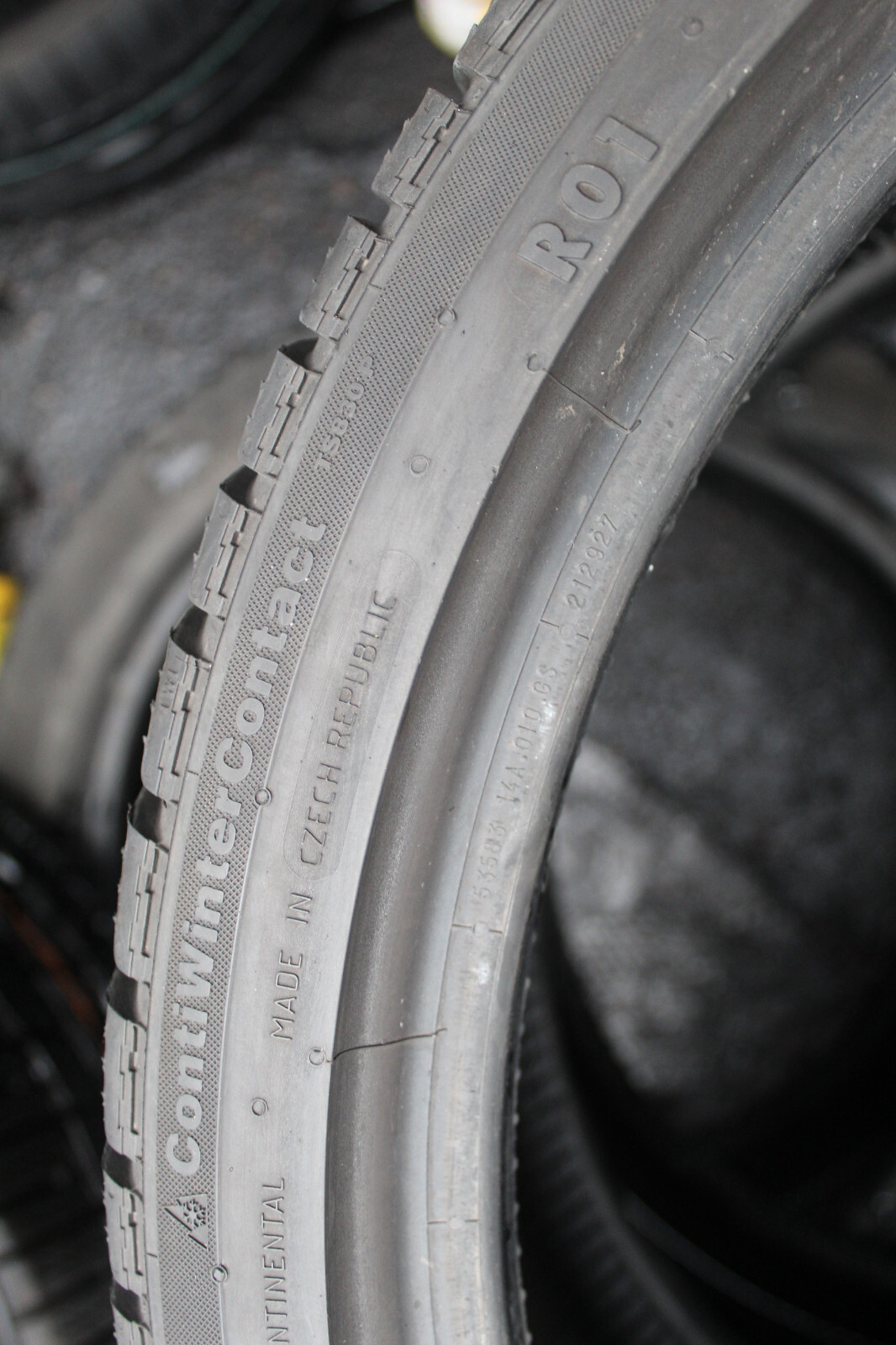 265 30 20 Continental, Winter, RO1 XL. 94V, x2 A Pair 5.5mm (F1_tyres) FOD L3165