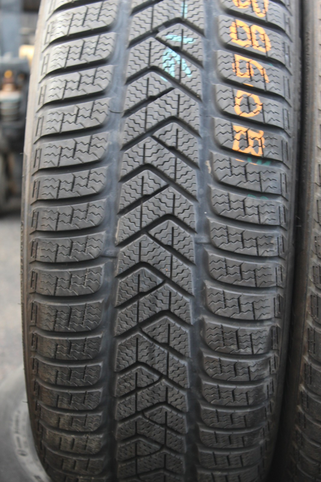 225 45 18 Pirelli, Winter, M+S, 95V, x2 A Pair 7.5mm (F1_tyres) L3860