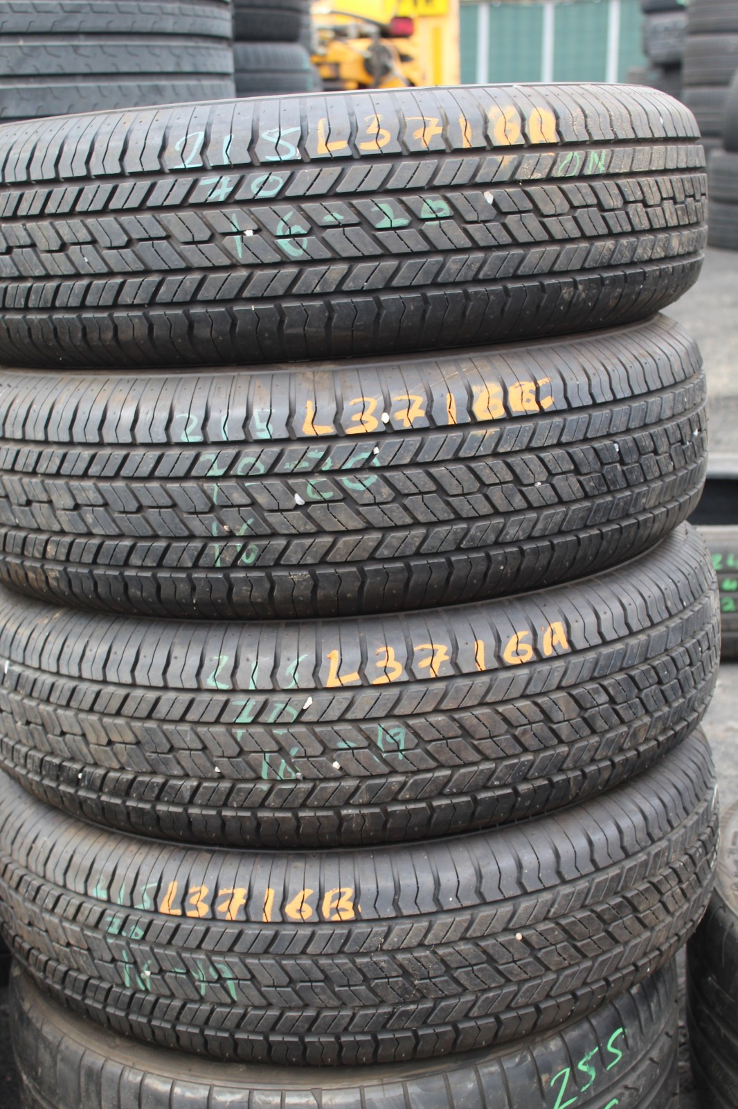 New 215 70 16 Yokohama, Geolander GO33, 100H, x1 Tyre (F1_tyres) L3716