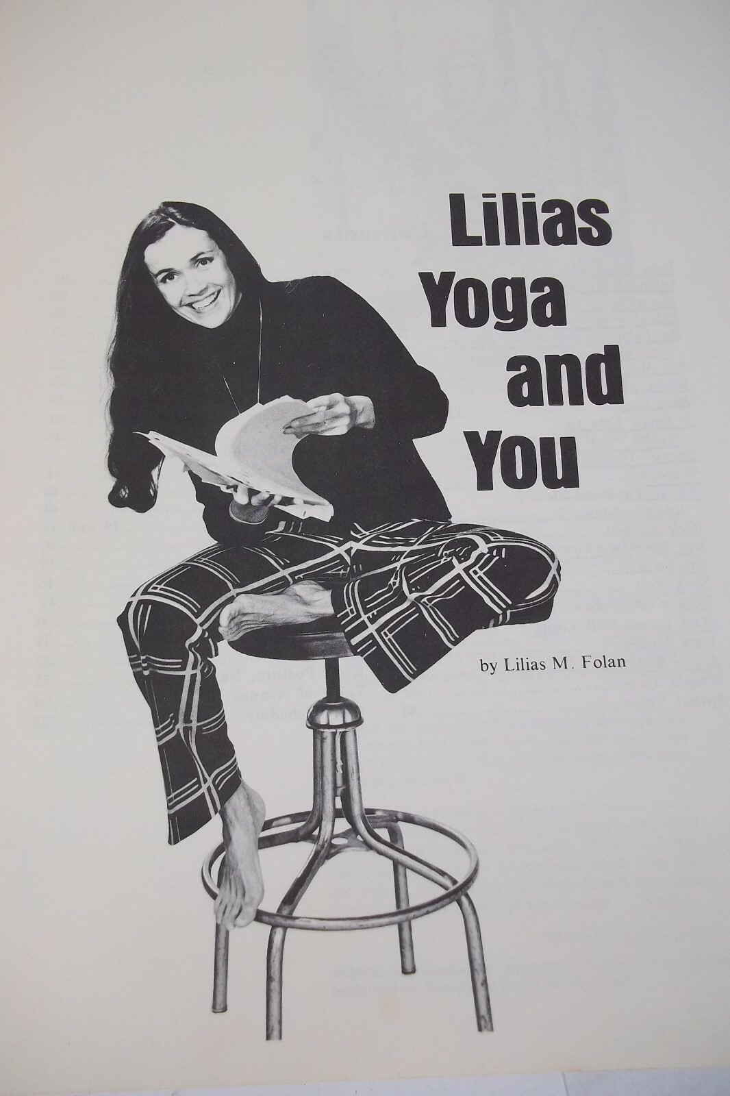 VTG 1970's LILIAS FOLAN Yoga Instruction Book 55 pages illustrated photos