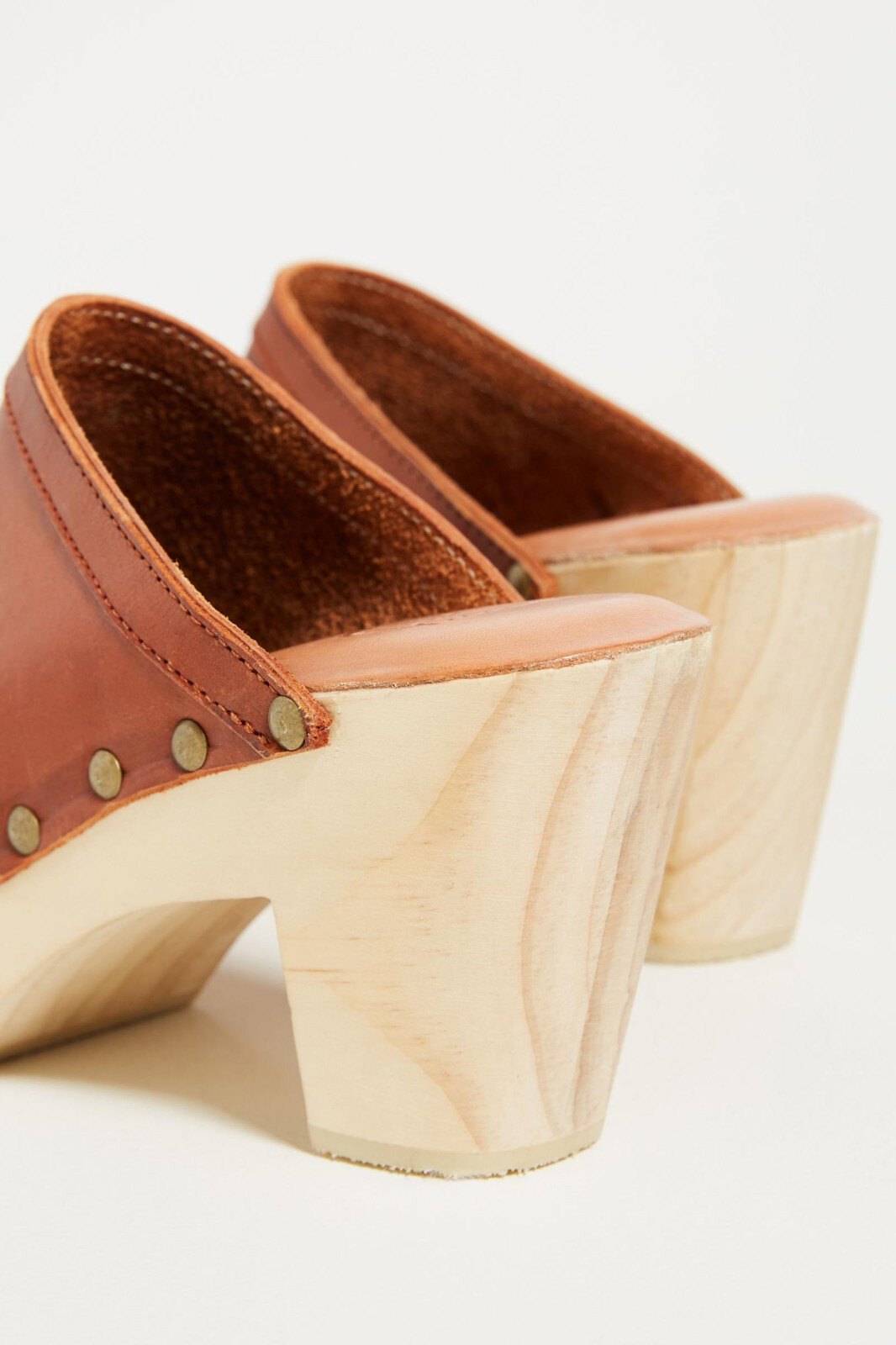 Pre-owned Beek Woodpecker Heeled Clogs Anthropologie Leather Studded Sandals Size 8 In Brown