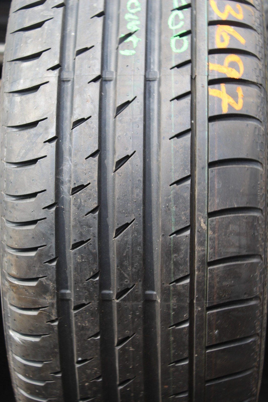 New 255 35 19 Continental, CSC 3, XL, RO1, 96Y x1 Single (F1_tyres) FOD L3697