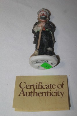 EKJ Collectors society miniatures 10002 Sweeping Up