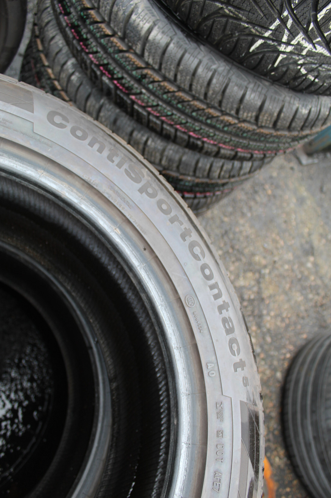 235 55 19 Continental, CSC 5, AO, 101W, x2 A Pair 7.0mm (F1_tyres) L2231