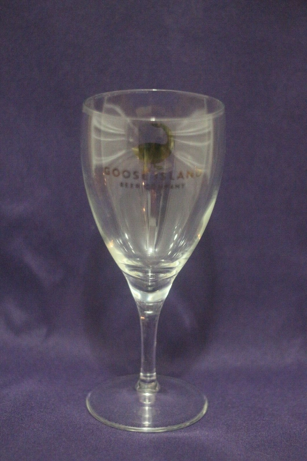 GOOSE ISLAND BEER COMPANY STEMMED CHALICE BEER GLASS 13.75 OUNCES GOLD DESIGN
